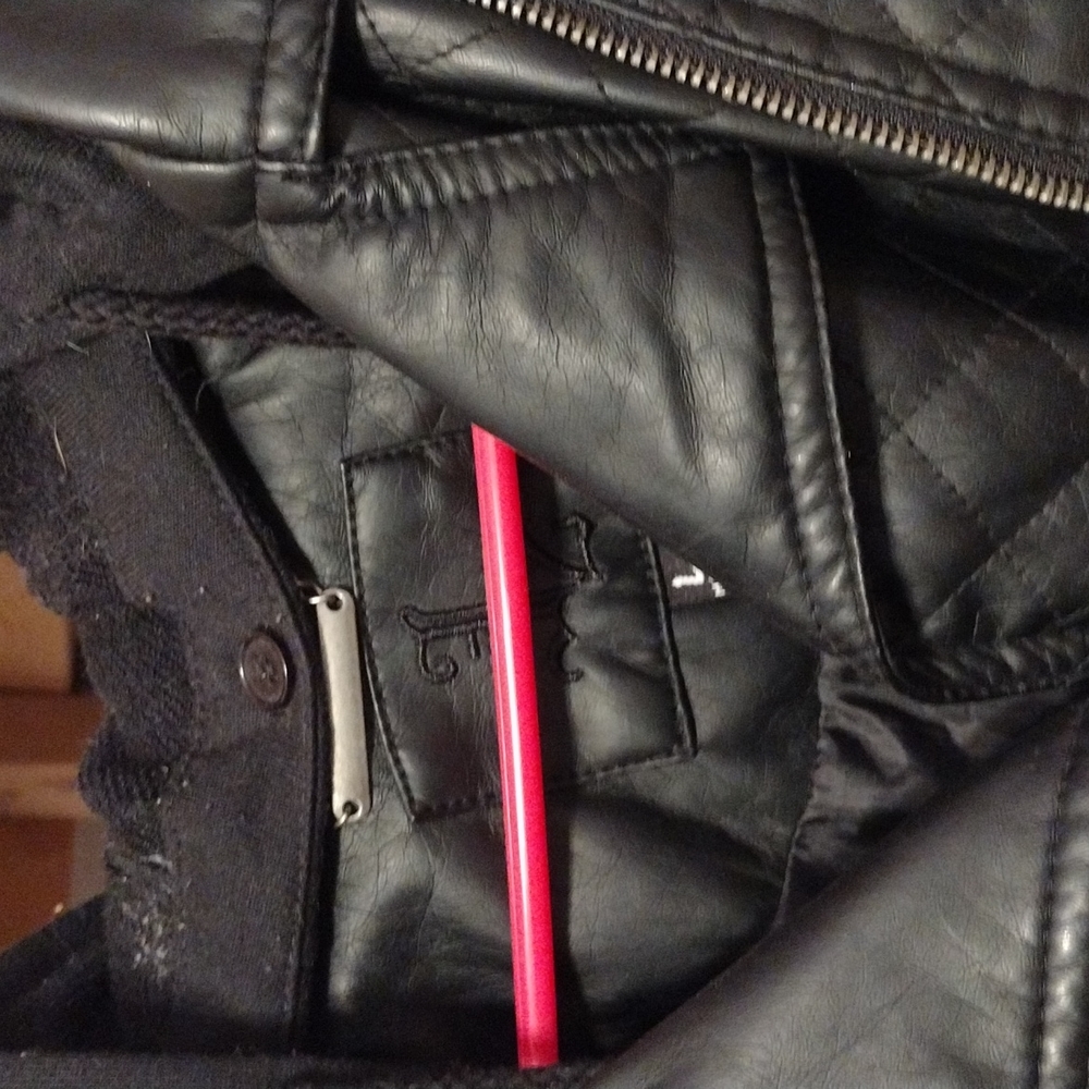 Leather jacket - Picture 2 of 2